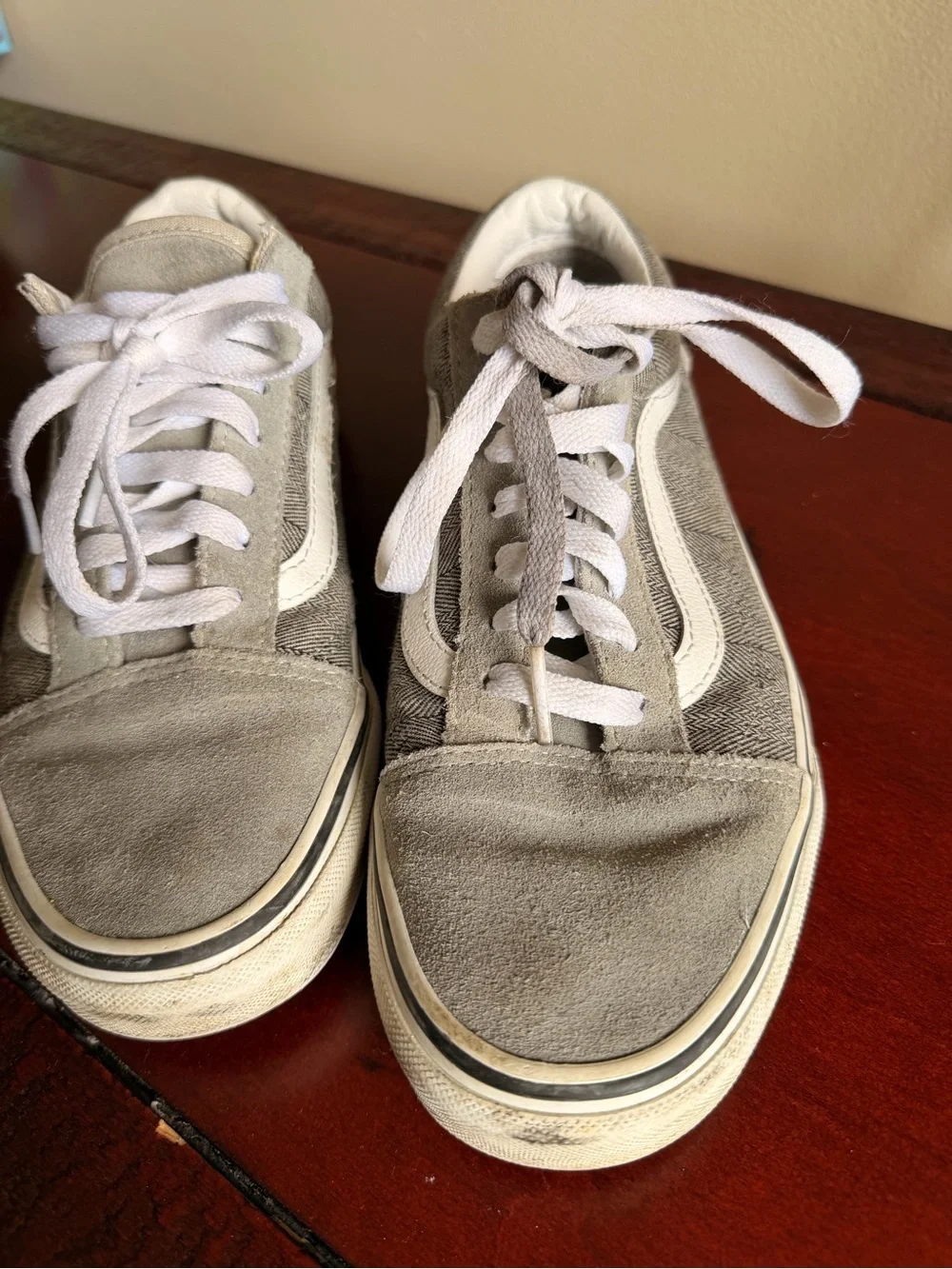 Vans Low-Top Sneakers in Gray and White